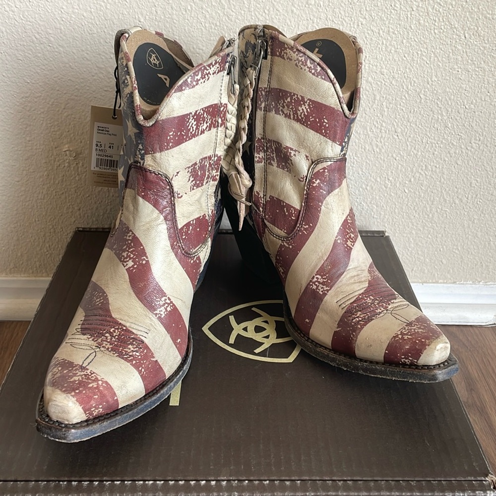 Women’s Ariat American Flag Bootie. 9.5.